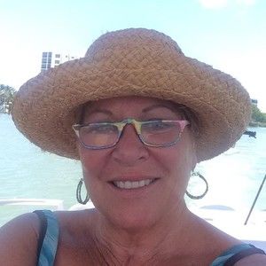 Meet your Posher, Deborah